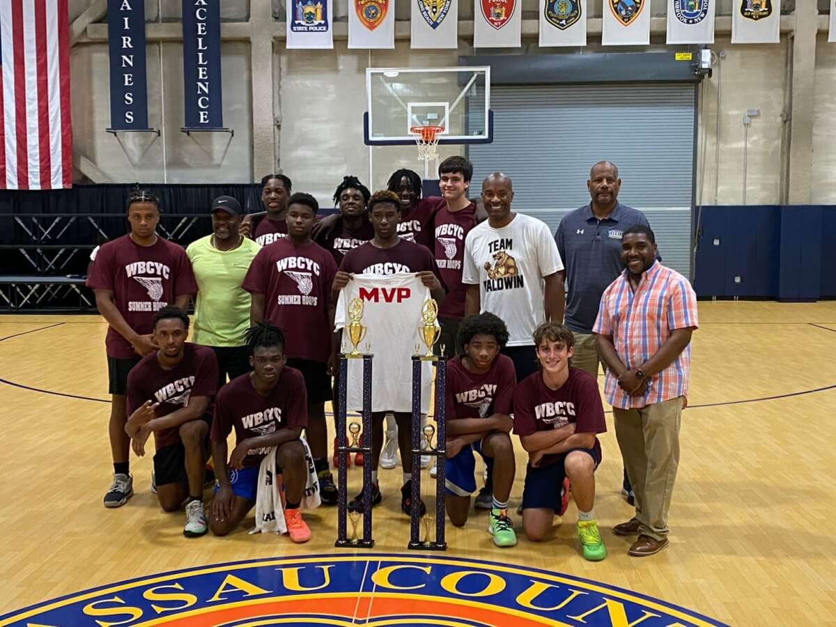 Suffolk vence a Nassau y conquista el torneo de baloncesto 'Best of Long Island'
