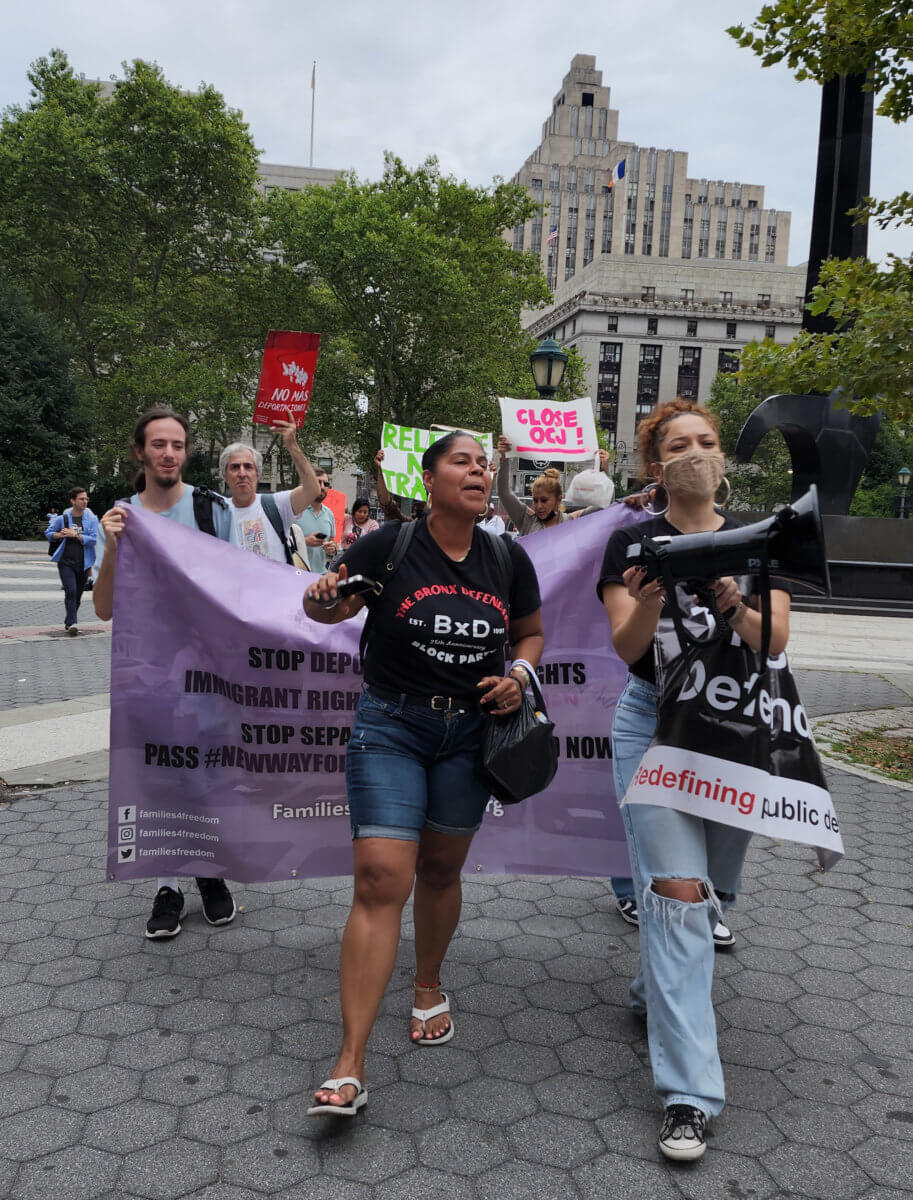 Denuncian maltrato y traslados de inmigrantes hispanos detenidos en NY