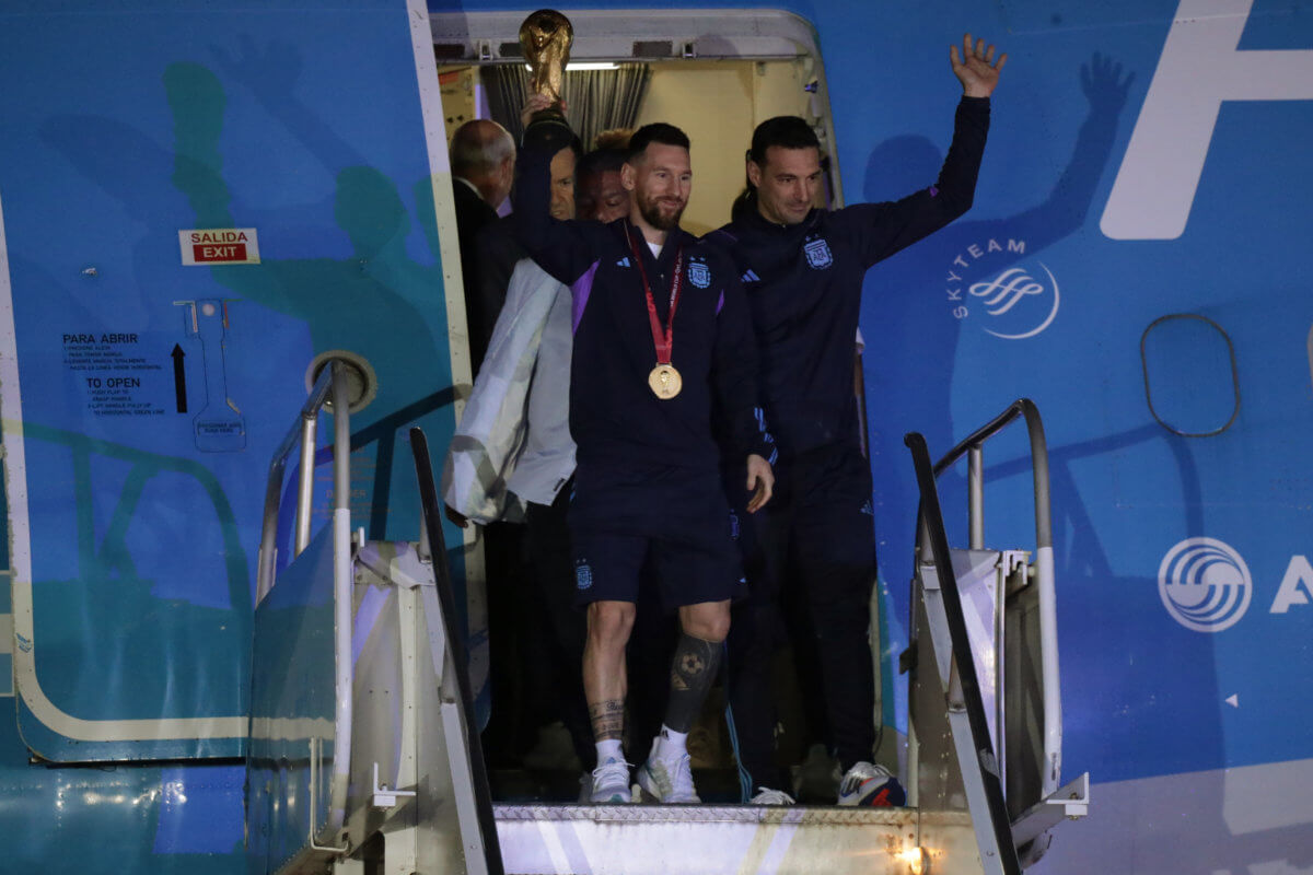 Messi: 'La Copa también es del Diego que alentó desde el cielo'