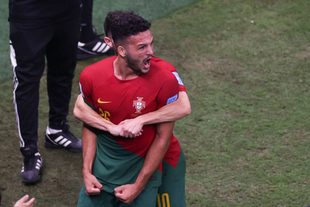 Portugal sin CR7 aplasta a Suiza y pasa a 4tos en plan goleador