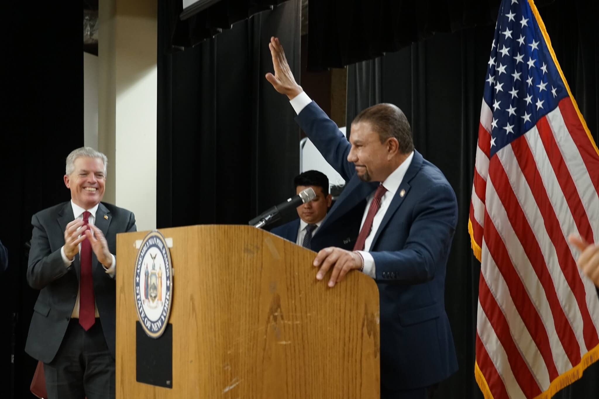 Phil Ramos juramenta como Vicepresidente de la Asamblea estatal de Nueva York