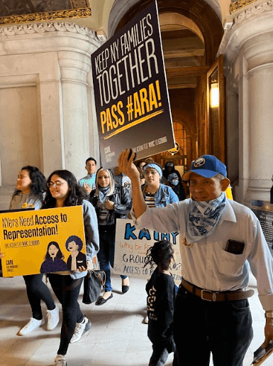 Defensores de inmigrantes exigen ley de acceso a la representación legal