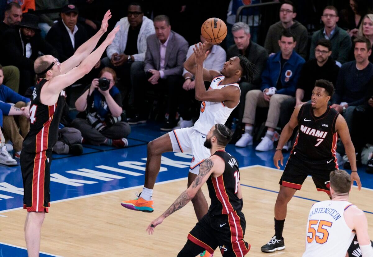 New York Knicks igualan serie de playoffs con Miami Heat